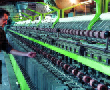 France, Occitanie, Midi-Pyrénées, Ariège (09), Niaux, intérieur d'une filature traditionnelle at artisanale // France, Occitanie, Midi-Pyrenees, Ariege, Niaux, inside a traditional and artisanal spinning mill